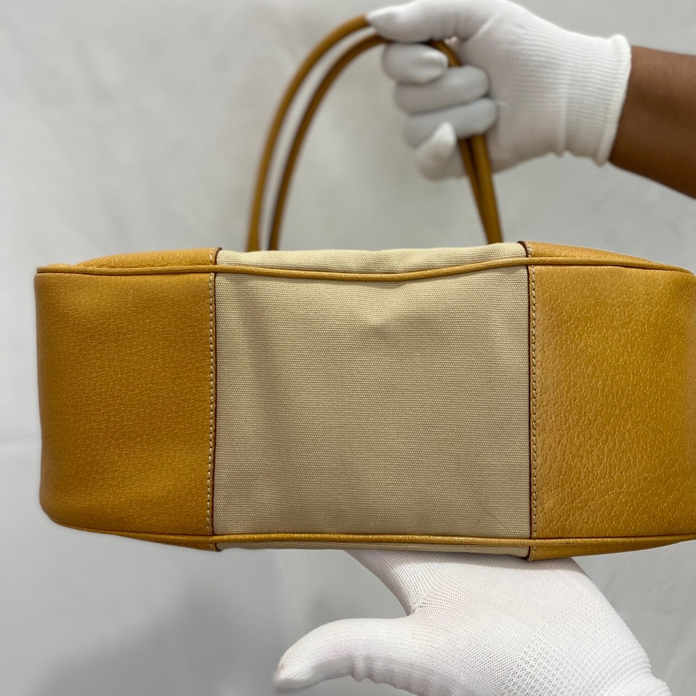 Handbag - Picture 8 of 10